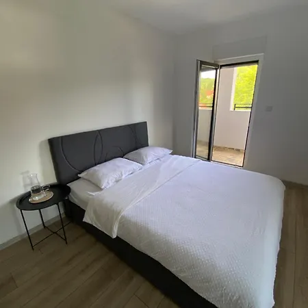 7 -free Garage- Apartment